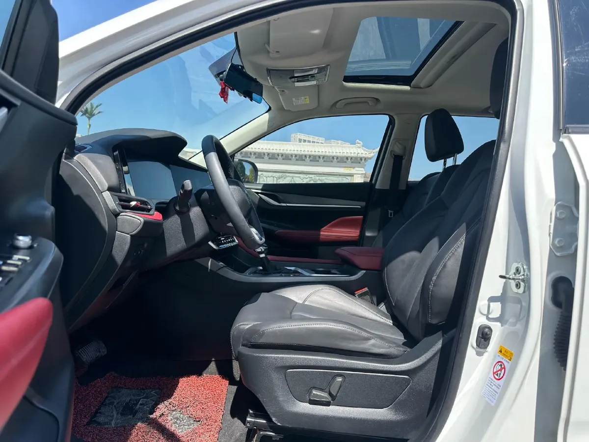 2022 ChangAn Oshan X7 Plus 1.5T 188HP L4 7DCT,autocango,china used car exporter,china ev exporter,chinese used car exporter,chinese used ev exporter