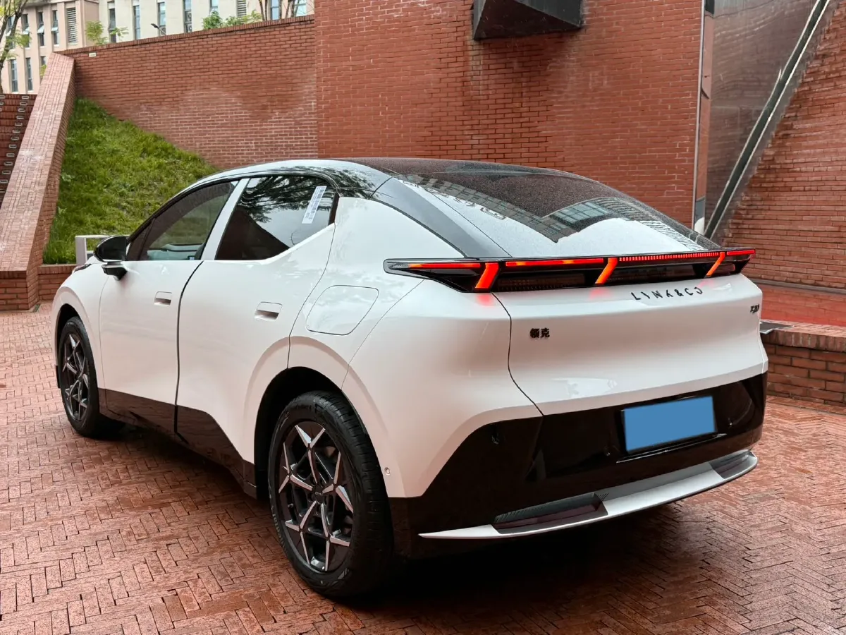 2025 Dongfeng Z9 2.0T 258HP L4 8AT,autocango,china used car exporter,china ev exporter,chinese used car exporter,chinese used ev exporter