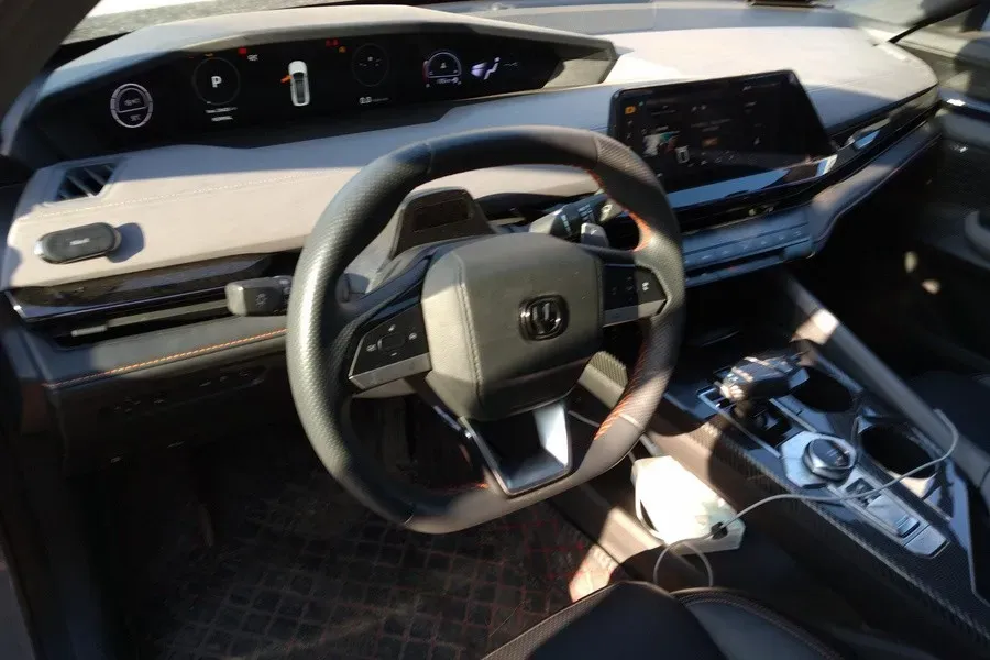 2022 ChangAn UNI-V 1.5T 188HP L4 7DCT,autocango,china used car exporter,china ev exporter,chinese used car exporter,chinese used ev exporter