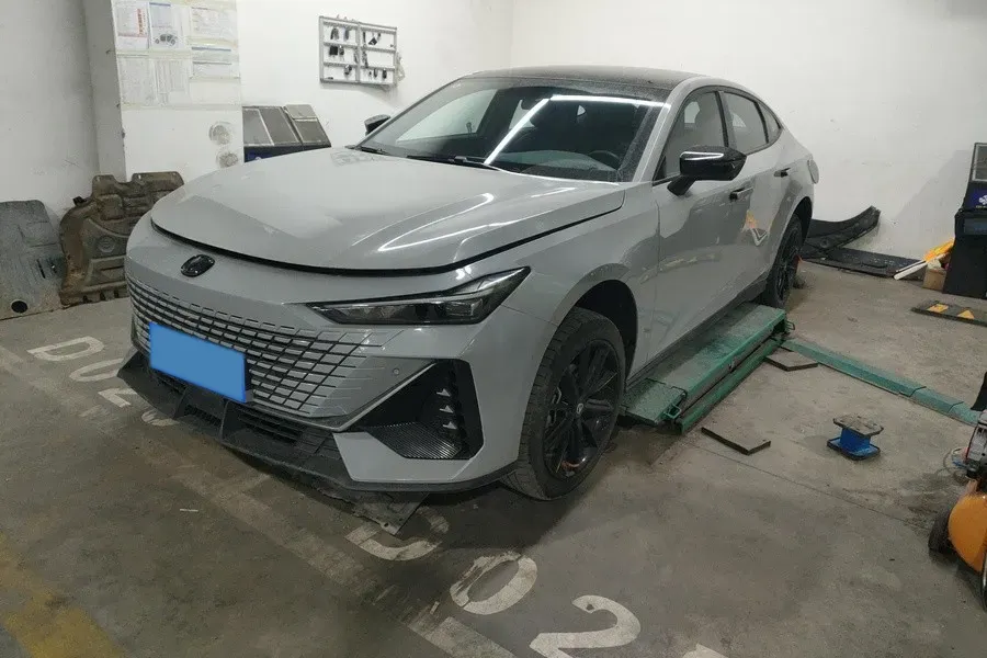2022 ChangAn UNI-V 1.5T 188HP L4 7DCT,autocango,china used car exporter,china ev exporter,chinese used car exporter,chinese used ev exporter