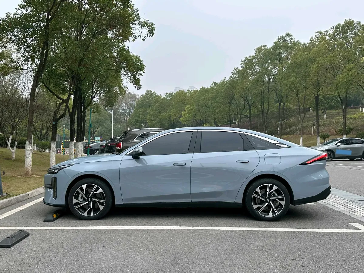 2024 Geely Galaxy L6 1.5T 163HP L4 3DHT PHEV,autocango,china used car exporter,china ev exporter,chinese used car exporter,chinese used ev exporter
