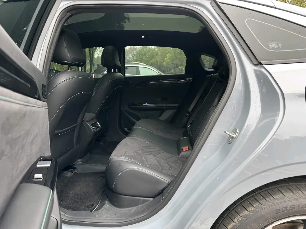 2024 Geely Galaxy L6 1.5T 163HP L4 3DHT PHEV,autocango,china used car exporter,china ev exporter,chinese used car exporter,chinese used ev exporter