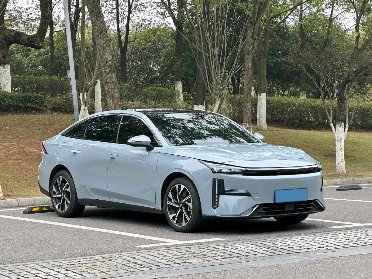 2024 Geely Galaxy L6 1.5T 163HP L4 3DHT PHEV,autocango,china used car exporter,china ev exporter,chinese used car exporter,chinese used ev exporter