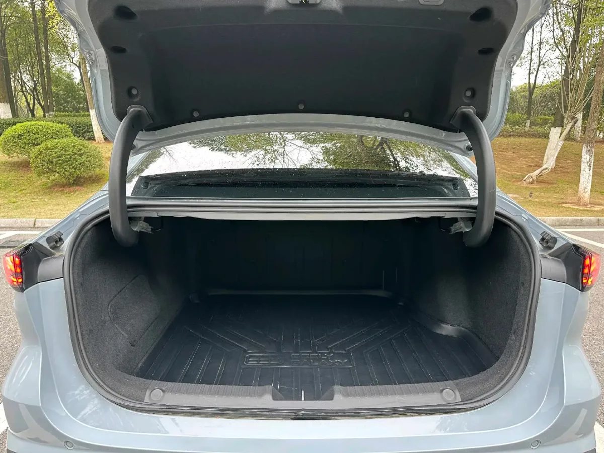 2024 Geely Galaxy L6 1.5T 163HP L4 3DHT PHEV,autocango,china used car exporter,china ev exporter,chinese used car exporter,chinese used ev exporter