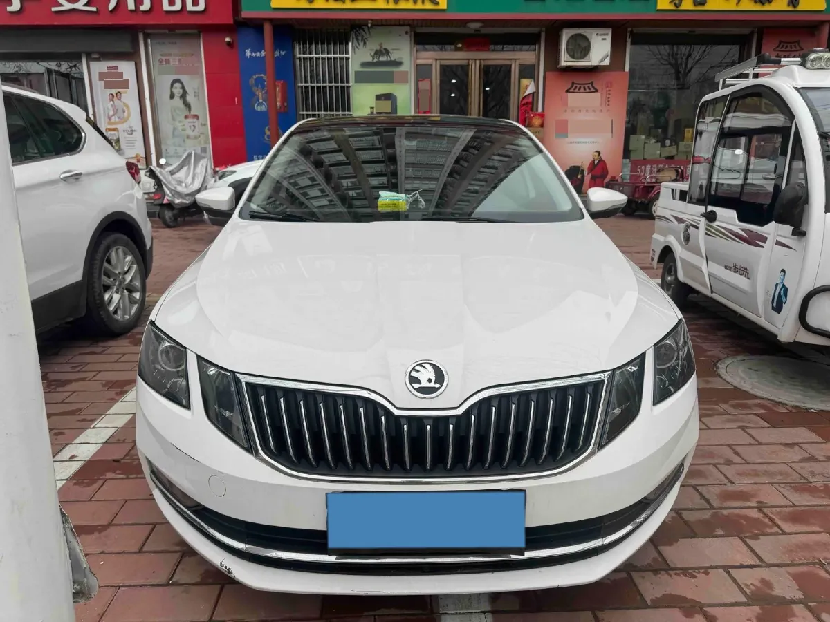 2020 Skoda Octavia 1.5L 113HP L4 6AT,autocango,china used car exporter,china ev exporter,chinese used car exporter,chinese used ev exporter
