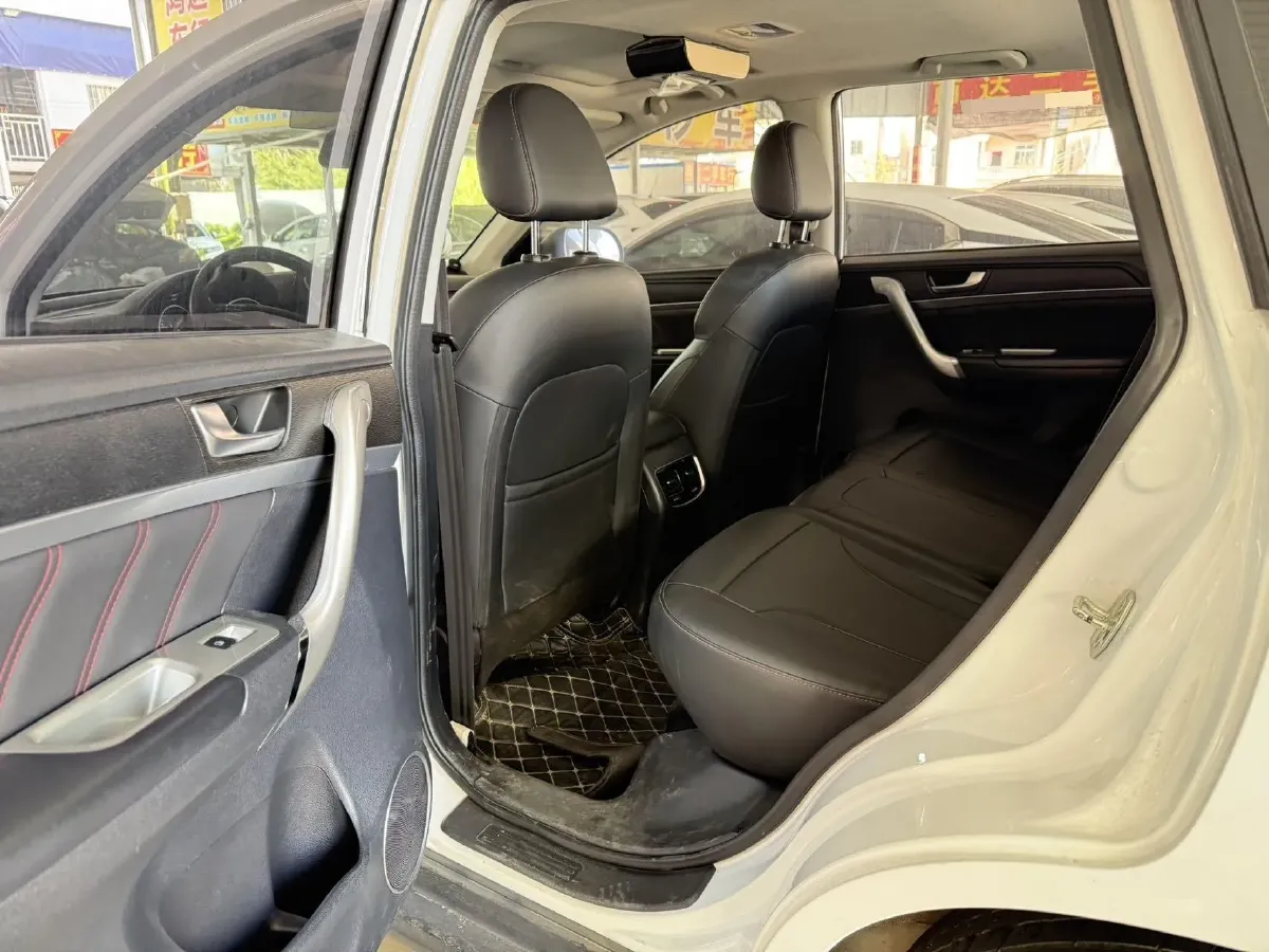 2019 Haval M6 1.5T 150HP L4 7DCT,autocango,china used car exporter,china ev exporter,chinese used car exporter,chinese used ev exporter