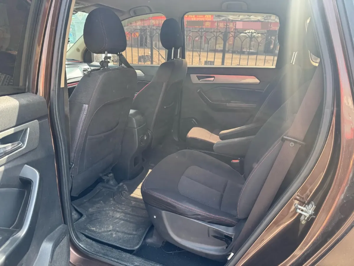 2017 BAIC WeiWang M50F 1.5L 116HP L4 5MT,autocango,china used car exporter,china ev exporter,chinese used car exporter,chinese used ev exporter