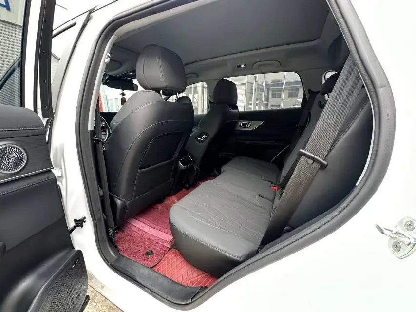 2025 Chery Tiggo 8 Plus 1.6T 197HP L4 7DCT,autocango,china used car exporter,china ev exporter,chinese used car exporter,chinese used ev exporter