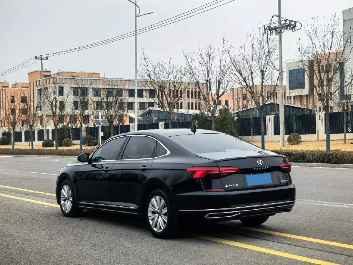 2020 Volkswagen Passat 2.0T 186HP L4 7DCT,autocango,china used car exporter,china ev exporter,chinese used car exporter,chinese used ev exporter