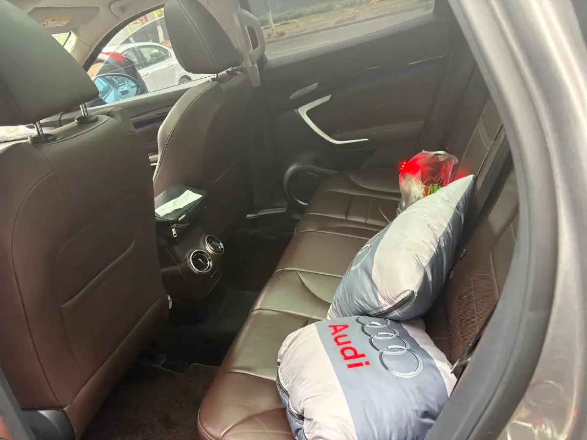 2017 WEY VV7 2.0T 234HP L4 7DCT,autocango,china used car exporter,china ev exporter,chinese used car exporter,chinese used ev exporter