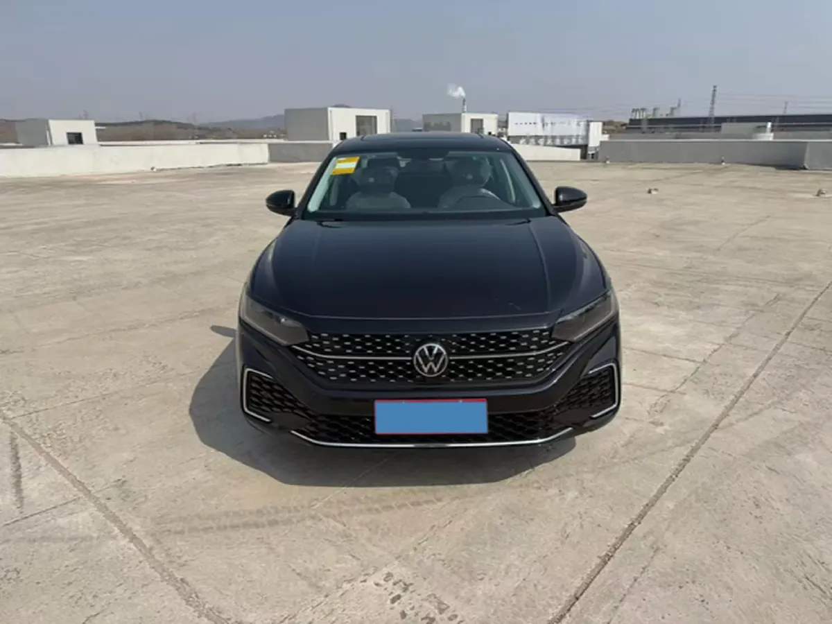 2025 Volkswagen Passat 2.0T 220HP L4 7DCT,autocango,china used car exporter,china ev exporter,chinese used car exporter,chinese used ev exporter