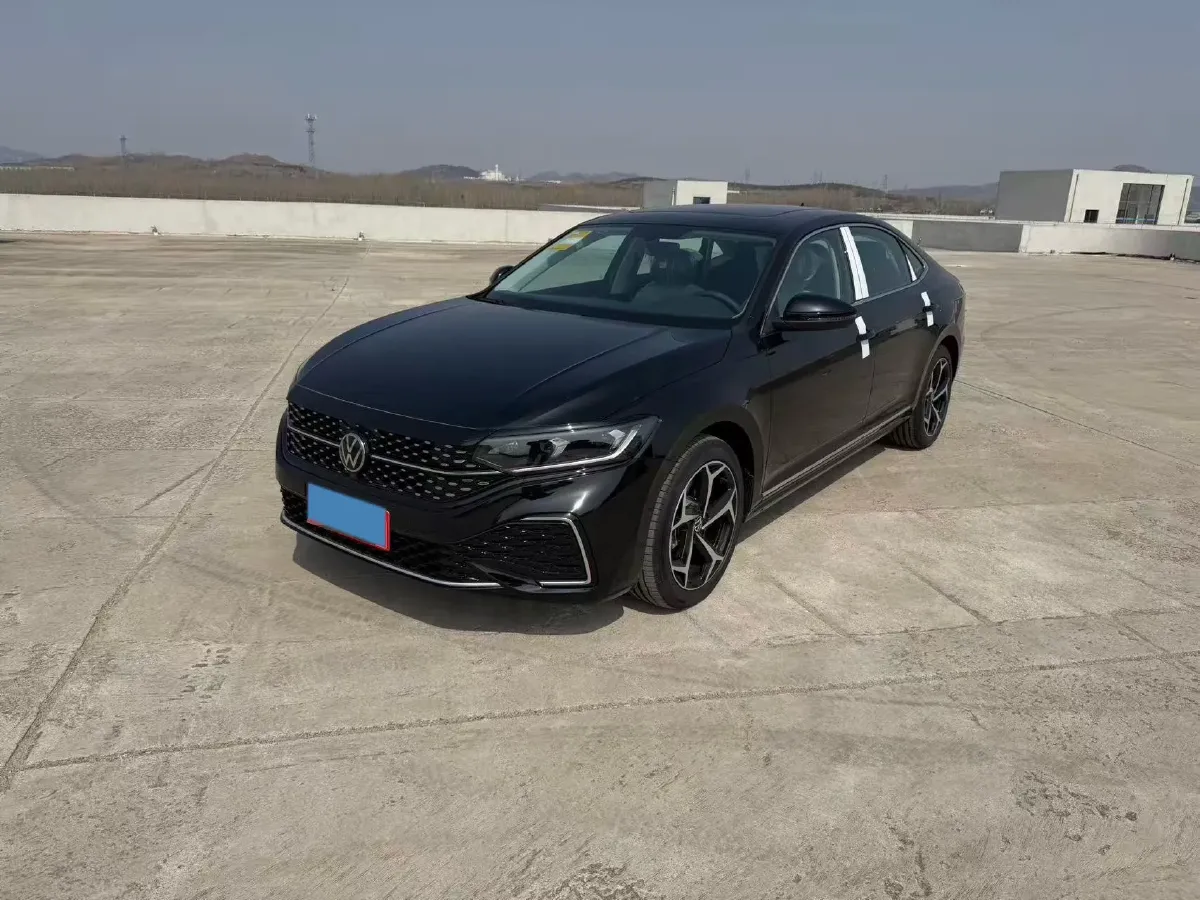 2025 Volkswagen Passat 2.0T 220HP L4 7DCT,autocango,china used car exporter,china ev exporter,chinese used car exporter,chinese used ev exporter