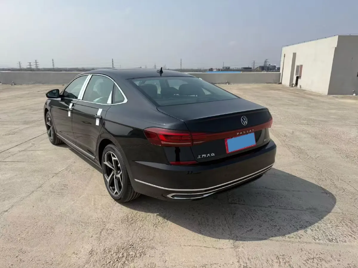 2025 Volkswagen Passat 2.0T 220HP L4 7DCT,autocango,china used car exporter,china ev exporter,chinese used car exporter,chinese used ev exporter
