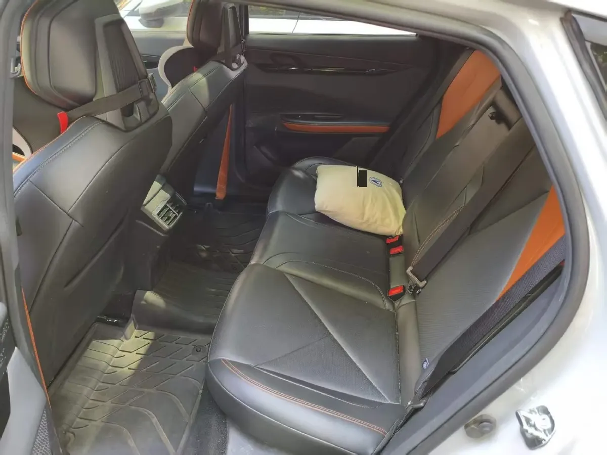 2022 ChangAn UNI-V 1.5T 188HP L4 7DCT,autocango,china used car exporter,china ev exporter,chinese used car exporter,chinese used ev exporter