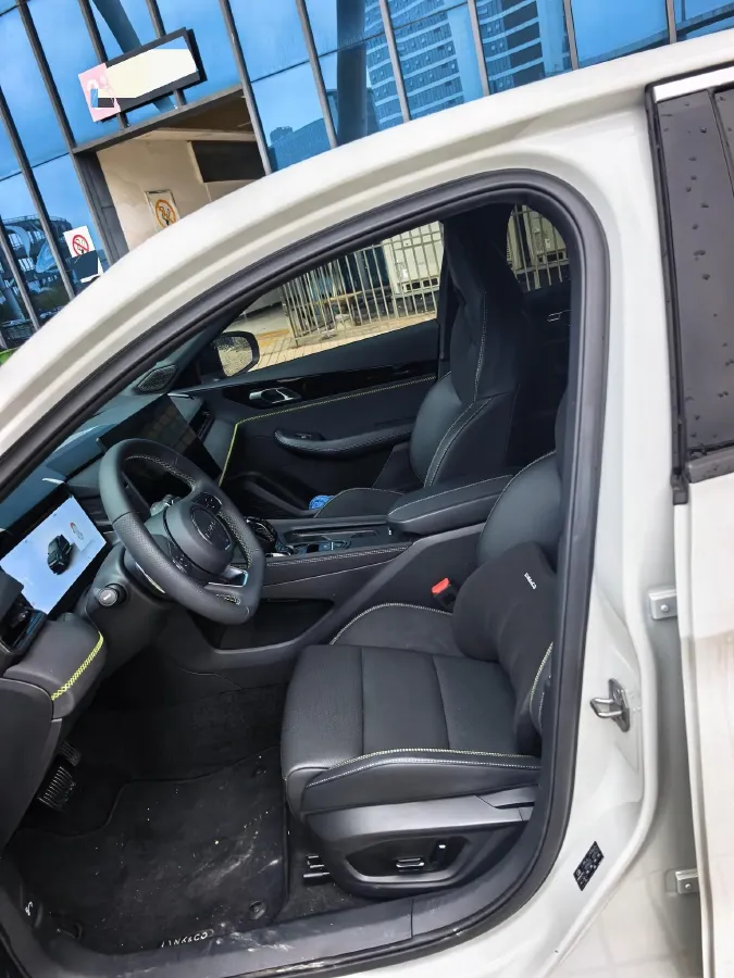 2025 LYNK&CO 03 1.5T 181HP L4 7DCT,autocango,china used car exporter,china ev exporter,chinese used car exporter,chinese used ev exporter