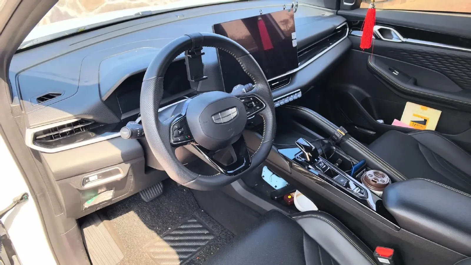 2025 Geely Coolray 1.5T 181HP L4 7DCT,autocango,china used car exporter,china ev exporter,chinese used car exporter,chinese used ev exporter