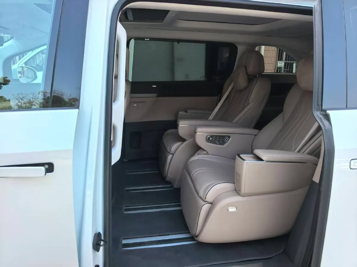 2025 Xpeng X9 BEV,autocango,china used car exporter,china ev exporter,chinese used car exporter,chinese used ev exporter