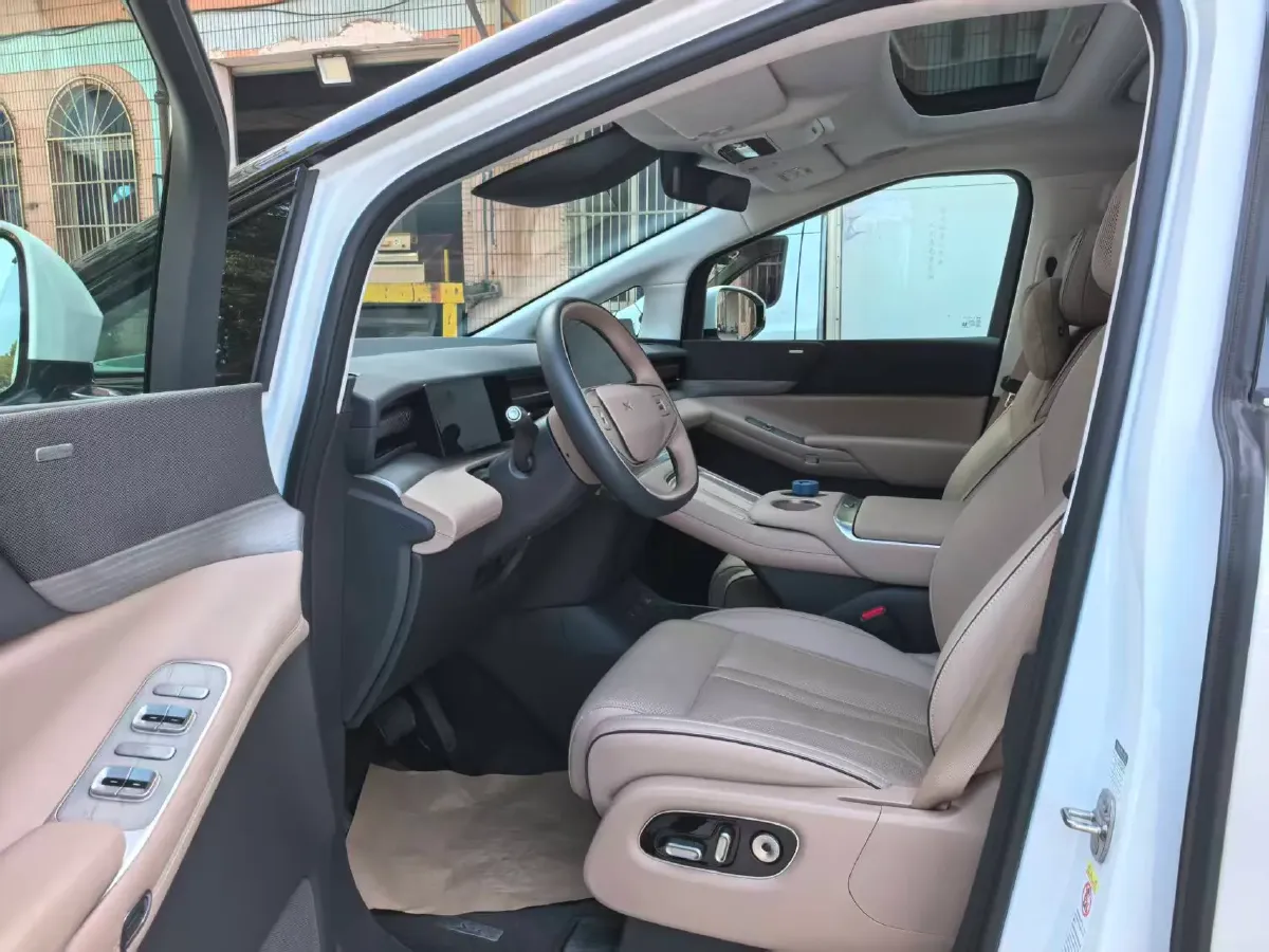 2025 Xpeng X9 BEV,autocango,china used car exporter,china ev exporter,chinese used car exporter,chinese used ev exporter