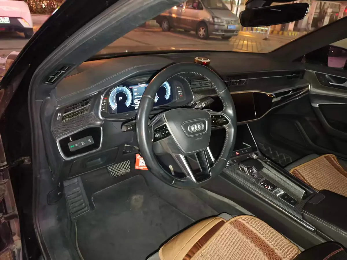 2020 Audi A6L 2.0T 224HP L4 7DCT,autocango,china used car exporter,china ev exporter,chinese used car exporter,chinese used ev exporter