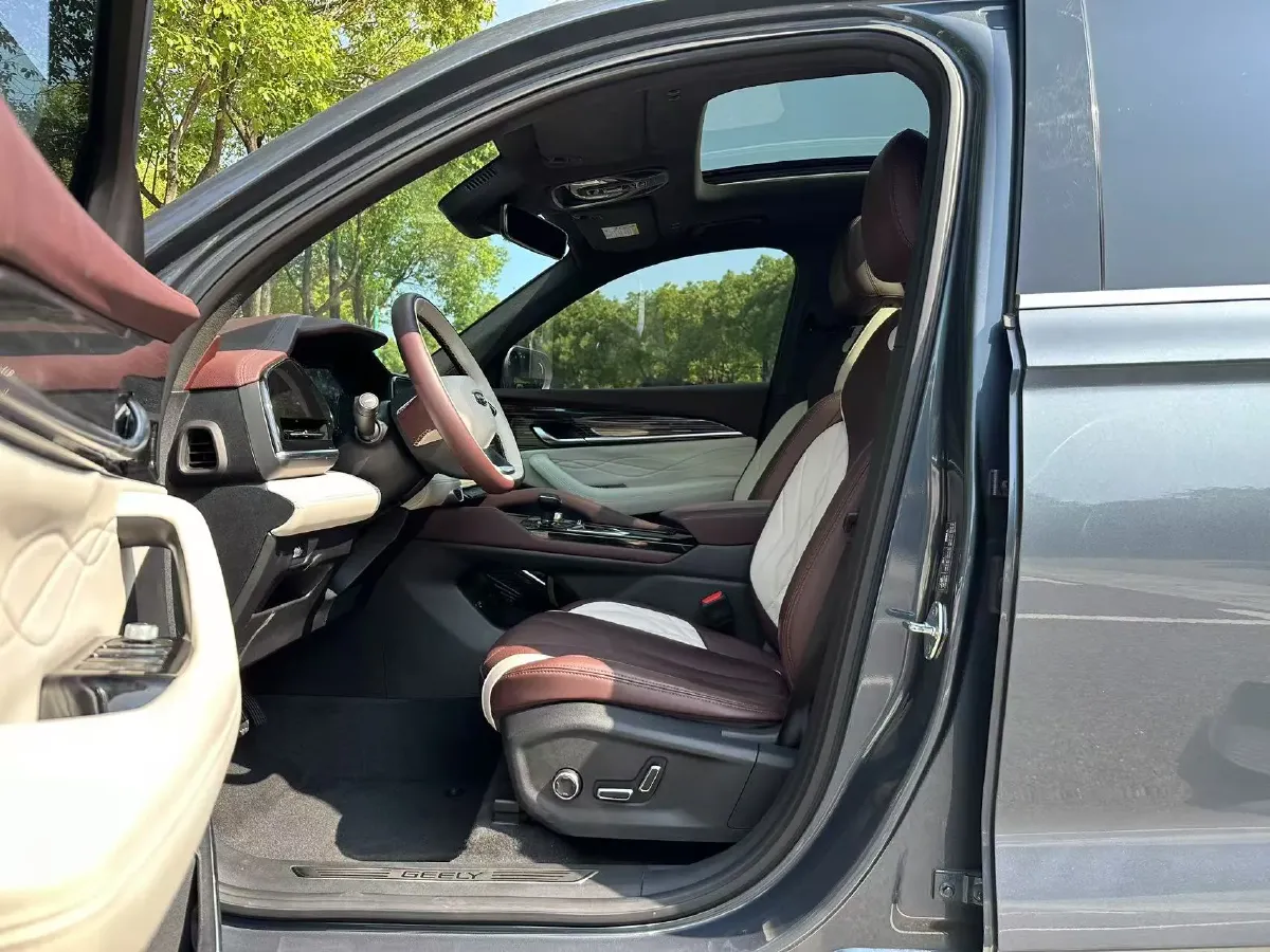 2021 Geely Monjaro 2.0T 218HP L4 7DCT,autocango,china used car exporter,china ev exporter,chinese used car exporter,chinese used ev exporter