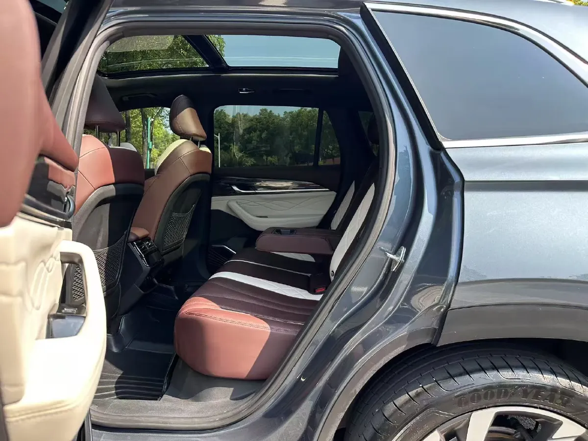 2021 Geely Monjaro 2.0T 218HP L4 7DCT,autocango,china used car exporter,china ev exporter,chinese used car exporter,chinese used ev exporter