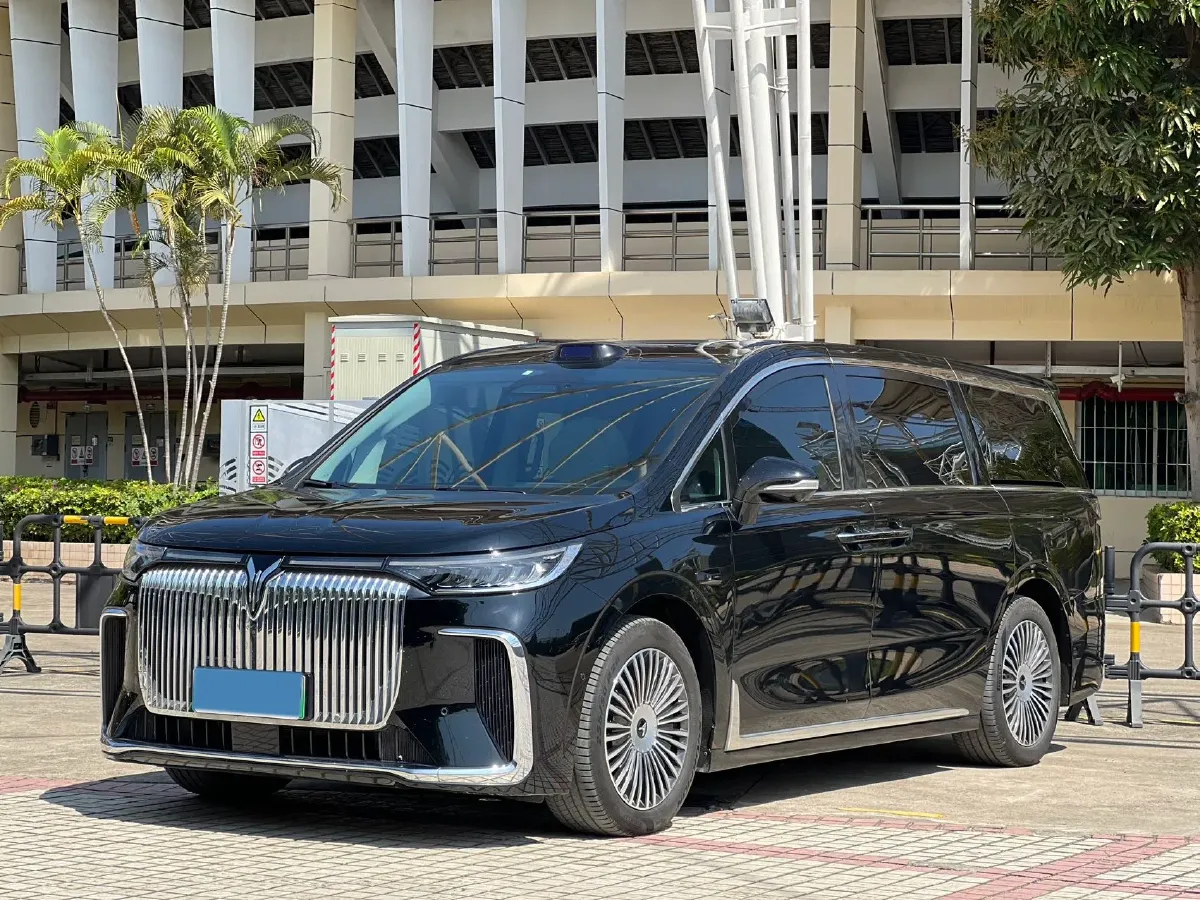 2025 Voyah Dream 1.5T 150HP L4 PHEV 41.7KWH,autocango,china used car exporter,china ev exporter,chinese used car exporter,chinese used ev exporter