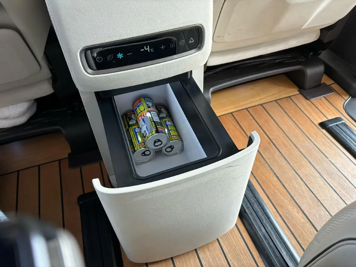 2024 Denza D9 1.5T 139HP L4 E-CVT PHEV 40KWH,autocango,china used car exporter,china ev exporter,chinese used car exporter,chinese used ev exporter