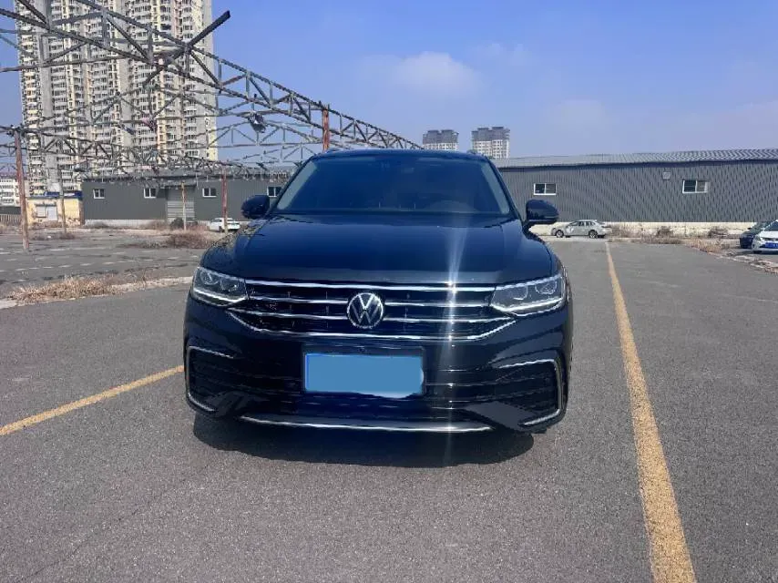 2024 Volkswagen Tiguan L 2.0T 186HP L4 7DCT,autocango,china used car exporter,china ev exporter,chinese used car exporter,chinese used ev exporter