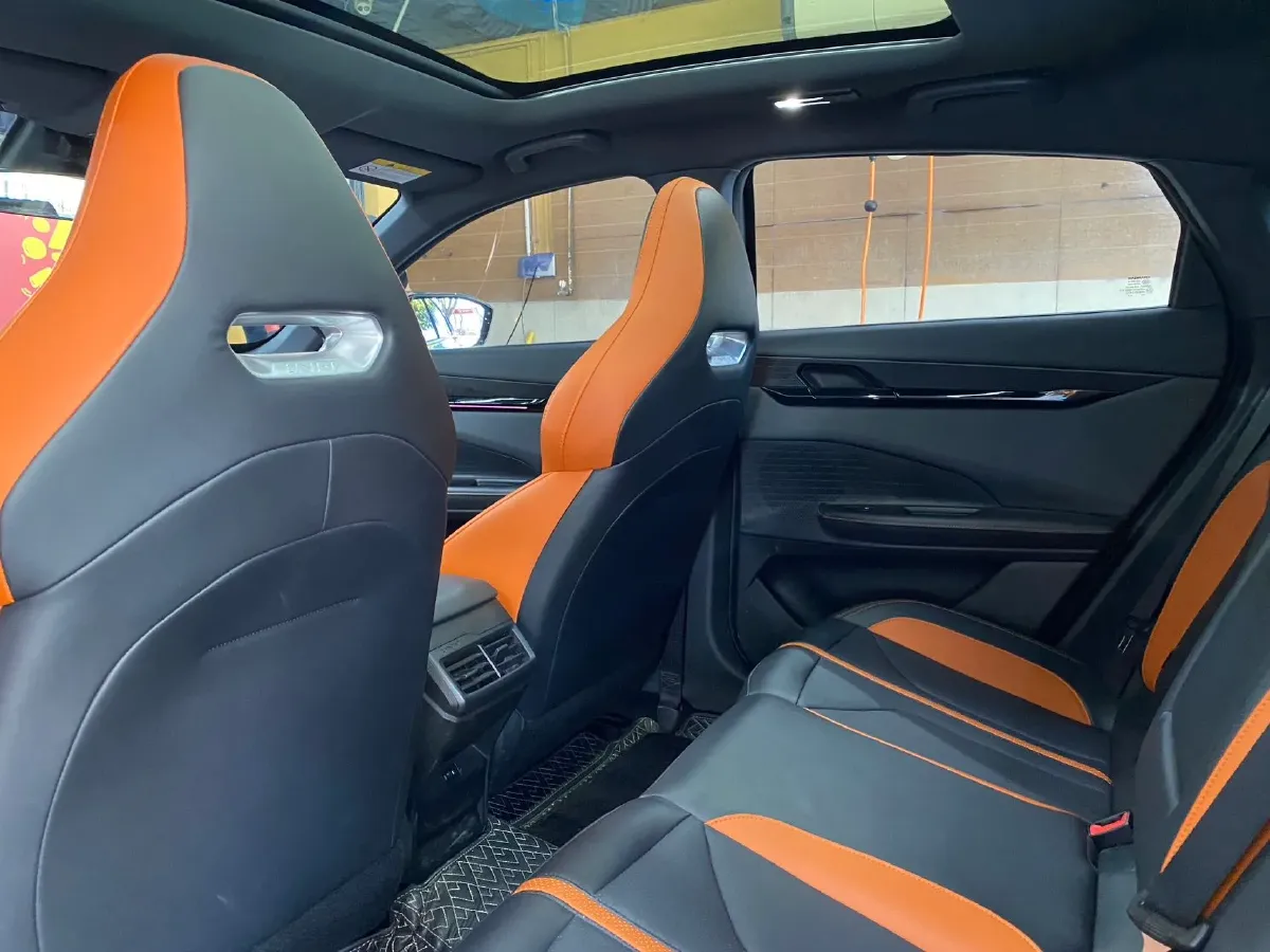 2023 ChangAn UNI-V 1.5T 188HP L4 7DCT,autocango,china used car exporter,china ev exporter,chinese used car exporter,chinese used ev exporter