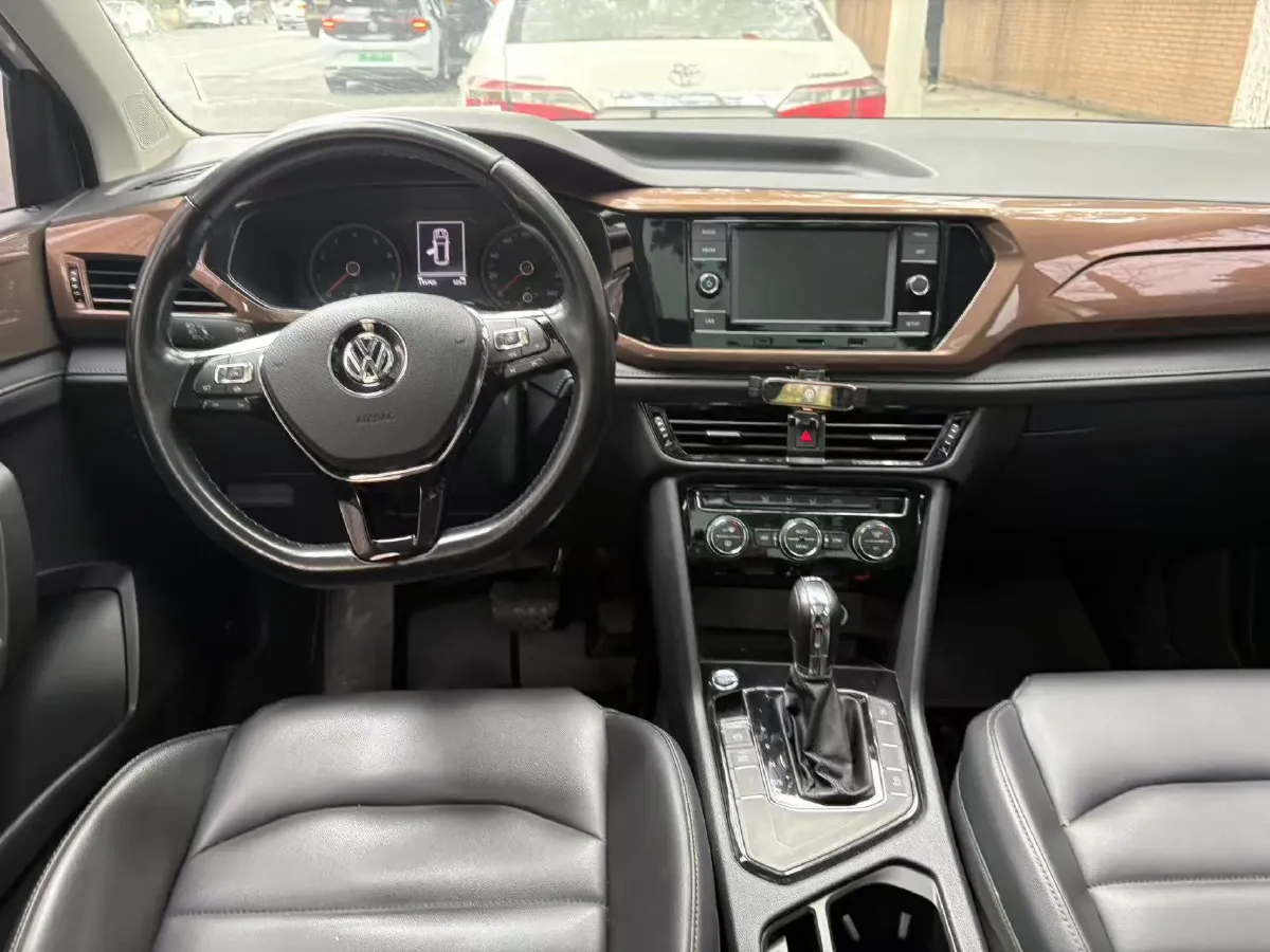 2020 Volkswagen Tharu 1.4T 150HP L4 7DCT,autocango,china used car exporter,china ev exporter,chinese used car exporter,chinese used ev exporter