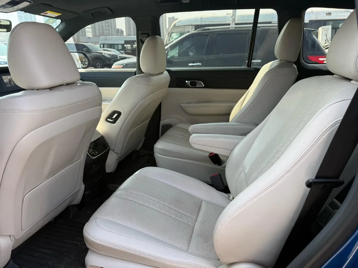 2020 Li ONE Range Extended 131HP REEV 40.5KWH,autocango,china used car exporter,china ev exporter,chinese used car exporter,chinese used ev exporter