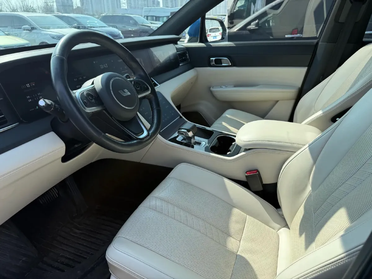 2020 Li ONE Range Extended 131HP REEV 40.5KWH,autocango,china used car exporter,china ev exporter,chinese used car exporter,chinese used ev exporter