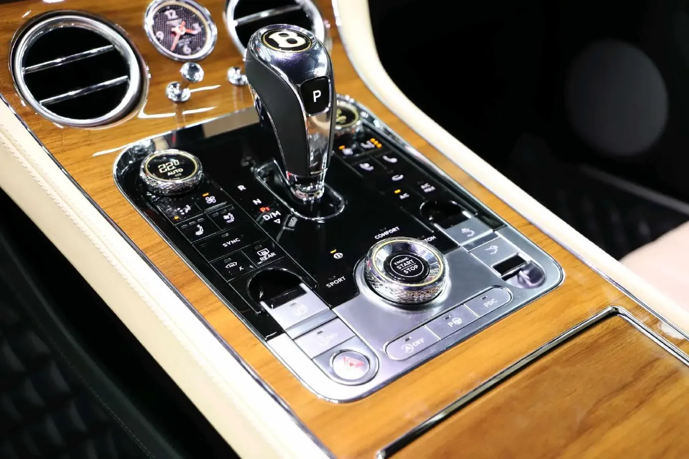 2018 Bentley Continental 6.0T 635HP W12 8DCT,autocango,china used car exporter,china ev exporter,chinese used car exporter,chinese used ev exporter