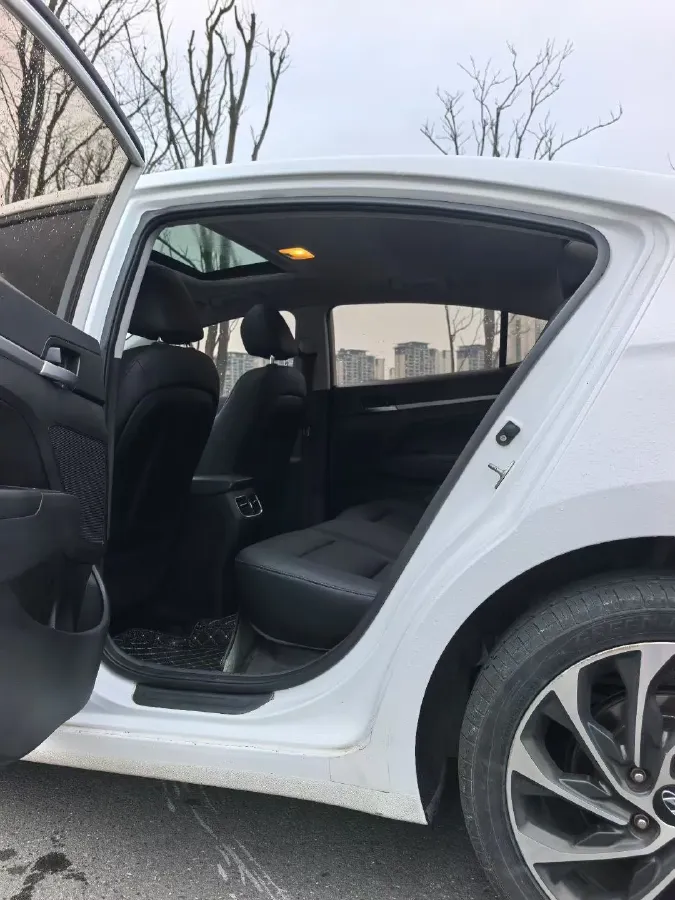 2019 Hyundai Elantra 1.5L 115HP L4 CVT,autocango,china used car exporter,china ev exporter,chinese used car exporter,chinese used ev exporter