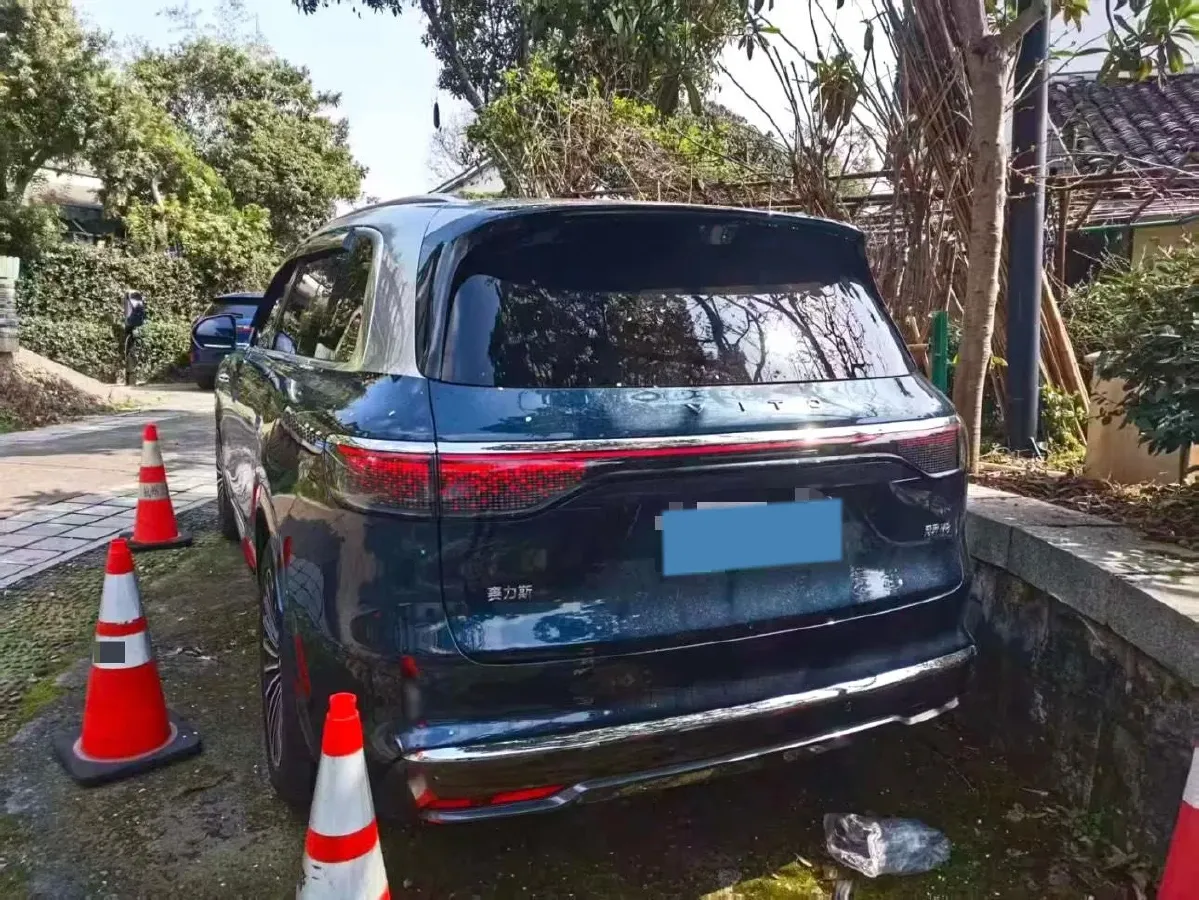 2025 AITO AITO M8 REEV 160HP REEV 53.4KWH,autocango,china used car exporter,china ev exporter,chinese used car exporter,chinese used ev exporter