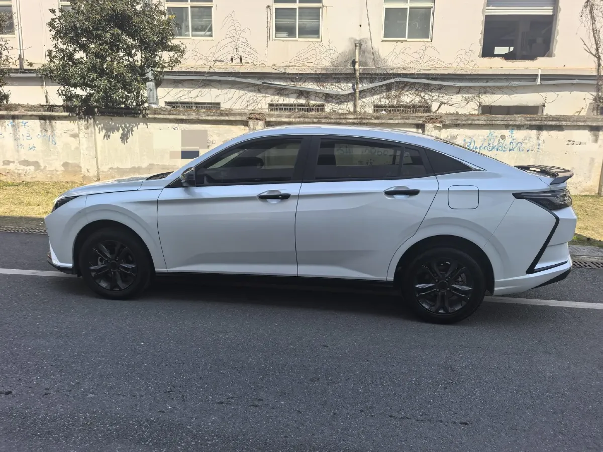 2024 DongFeng Aeolus YiXuan 1.5L 125HP L4 6DCT,autocango,china used car exporter,china ev exporter,chinese used car exporter,chinese used ev exporter