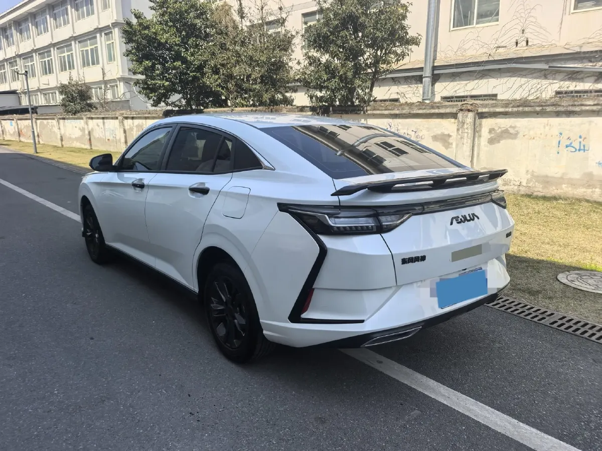 2024 DongFeng Aeolus YiXuan 1.5L 125HP L4 6DCT,autocango,china used car exporter,china ev exporter,chinese used car exporter,chinese used ev exporter