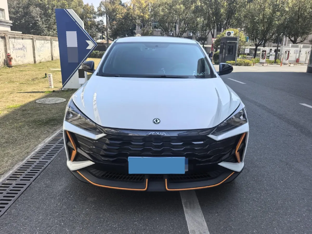 2024 DongFeng Aeolus YiXuan 1.5L 125HP L4 6DCT,autocango,china used car exporter,china ev exporter,chinese used car exporter,chinese used ev exporter