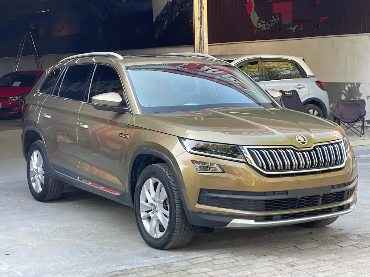 2018 Skoda Kodiak 2.0T 186HP L4 7DCT,autocango,china used car exporter,china ev exporter,chinese used car exporter,chinese used ev exporter