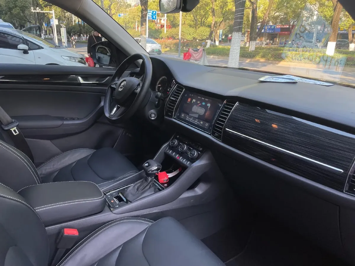 2018 Skoda Kodiak 2.0T 186HP L4 7DCT,autocango,china used car exporter,china ev exporter,chinese used car exporter,chinese used ev exporter