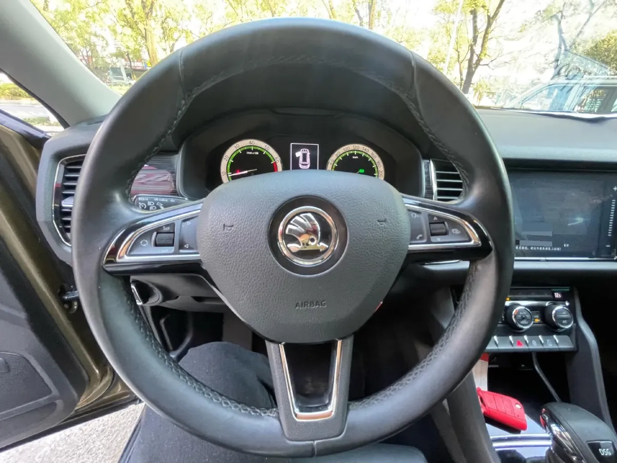 2018 Skoda Kodiak 2.0T 186HP L4 7DCT,autocango,china used car exporter,china ev exporter,chinese used car exporter,chinese used ev exporter