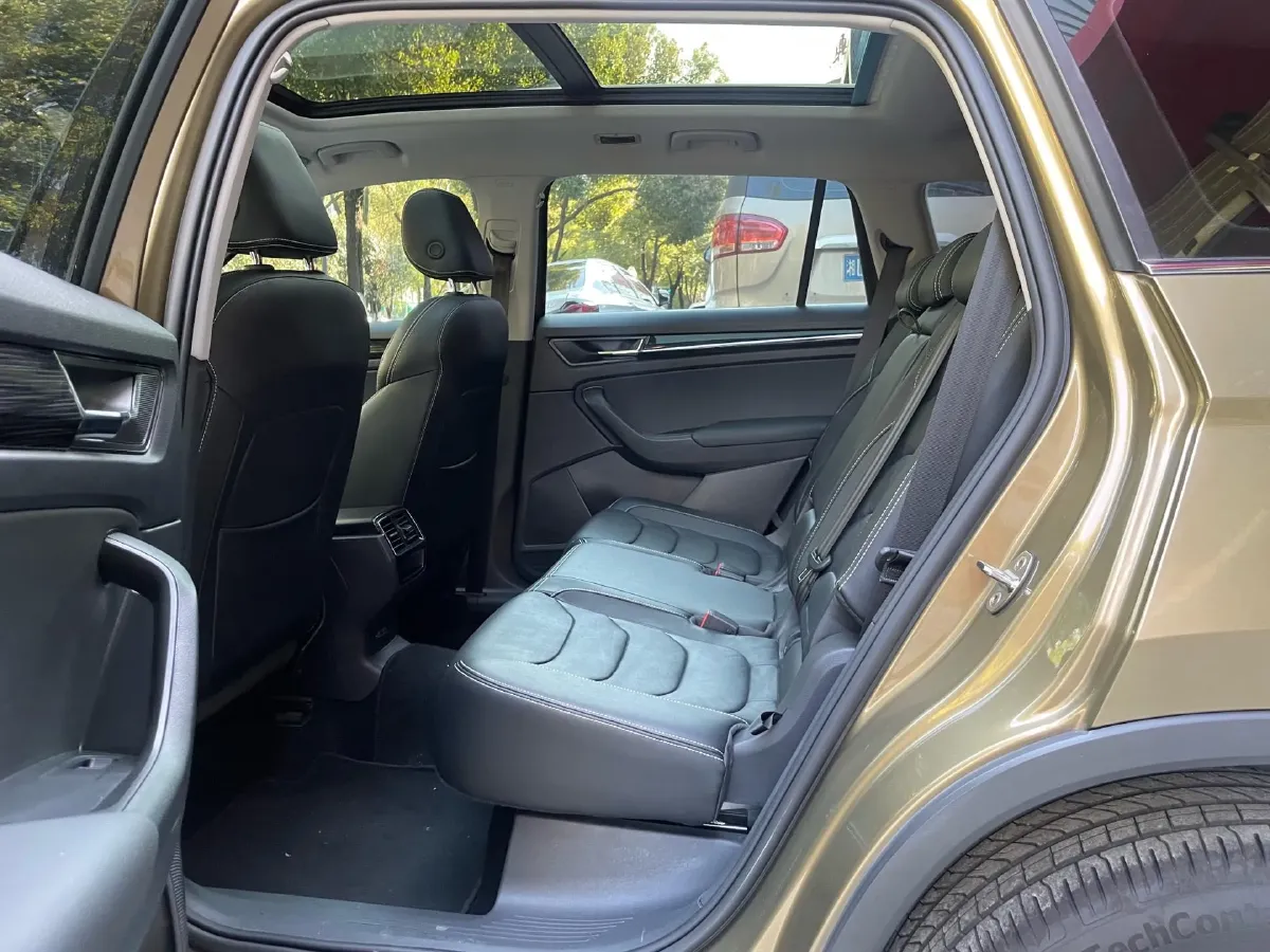 2018 Skoda Kodiak 2.0T 186HP L4 7DCT,autocango,china used car exporter,china ev exporter,chinese used car exporter,chinese used ev exporter