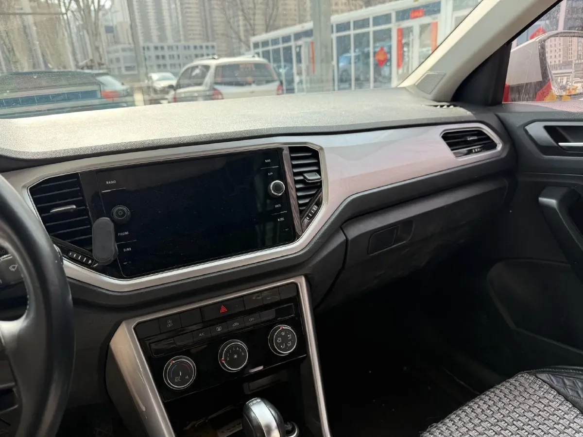 2020 Volkswagen T-Roc 1.4T 131HP L4 7DCT,autocango,china used car exporter,china ev exporter,chinese used car exporter,chinese used ev exporter