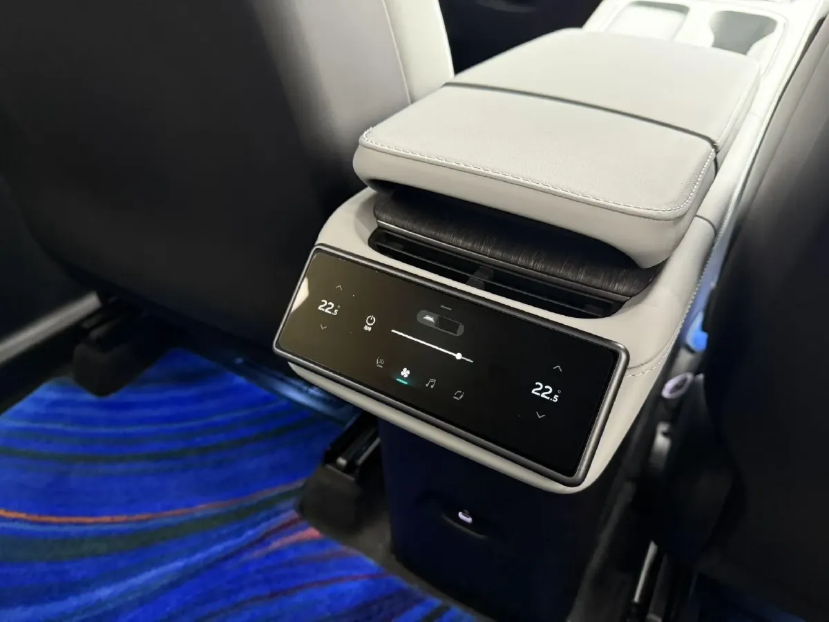 2024 NIO ES6 BEV 75KWH,autocango,china used car exporter,china ev exporter,chinese used car exporter,chinese used ev exporter