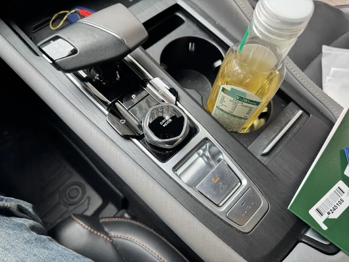 2022 ChangAn CS75 Plus 1.5T 188HP L4 8AT,autocango,china used car exporter,china ev exporter,chinese used car exporter,chinese used ev exporter