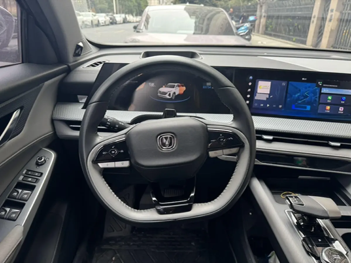 2022 ChangAn CS75 Plus 1.5T 188HP L4 8AT,autocango,china used car exporter,china ev exporter,chinese used car exporter,chinese used ev exporter