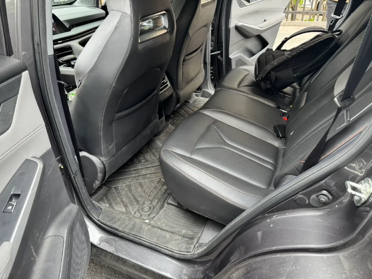 2022 ChangAn CS75 Plus 1.5T 188HP L4 8AT,autocango,china used car exporter,china ev exporter,chinese used car exporter,chinese used ev exporter