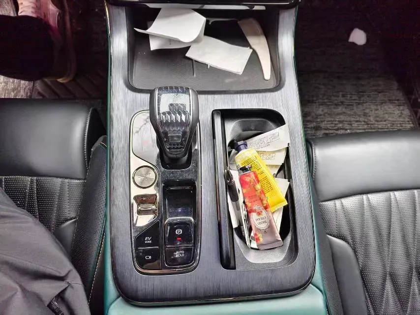 2022 GAC Trumpchi GS8 2.0T 190HP L4 E-CVT Hybrid,autocango,china used car exporter,china ev exporter,chinese used car exporter,chinese used ev exporter