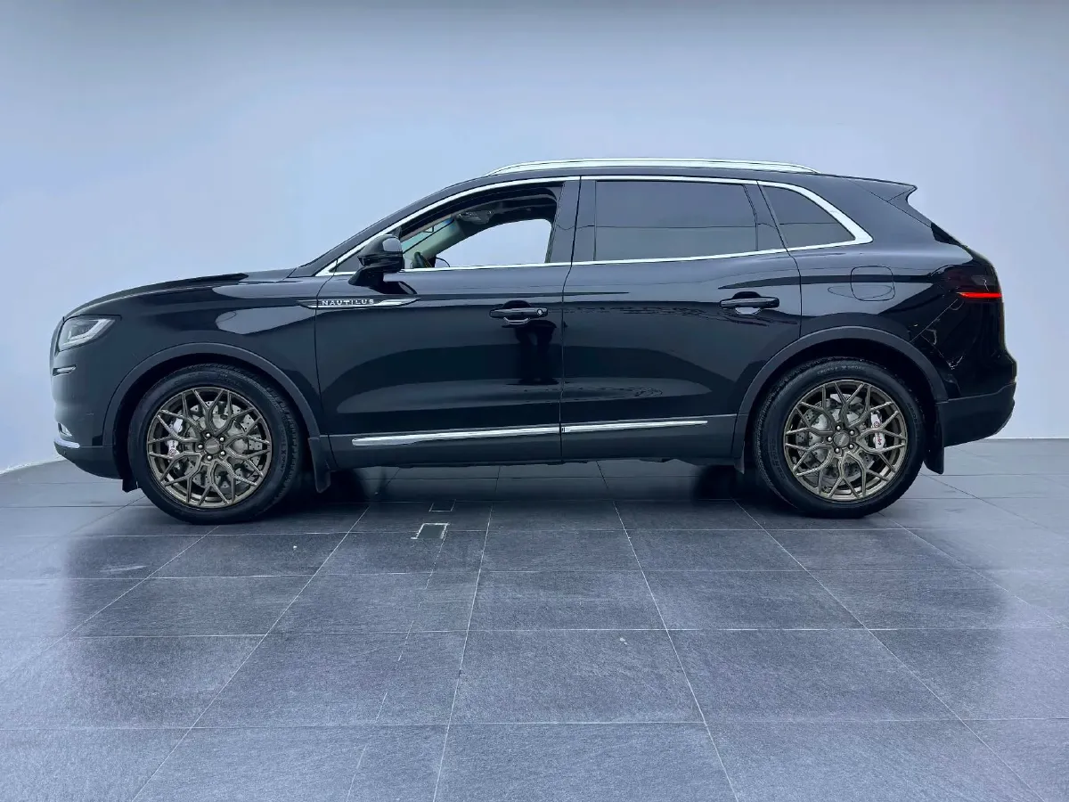 2021 Lincoln Nautilus 2.0T 245HP L4 8AT,autocango,china used car exporter,china ev exporter,chinese used car exporter,chinese used ev exporter