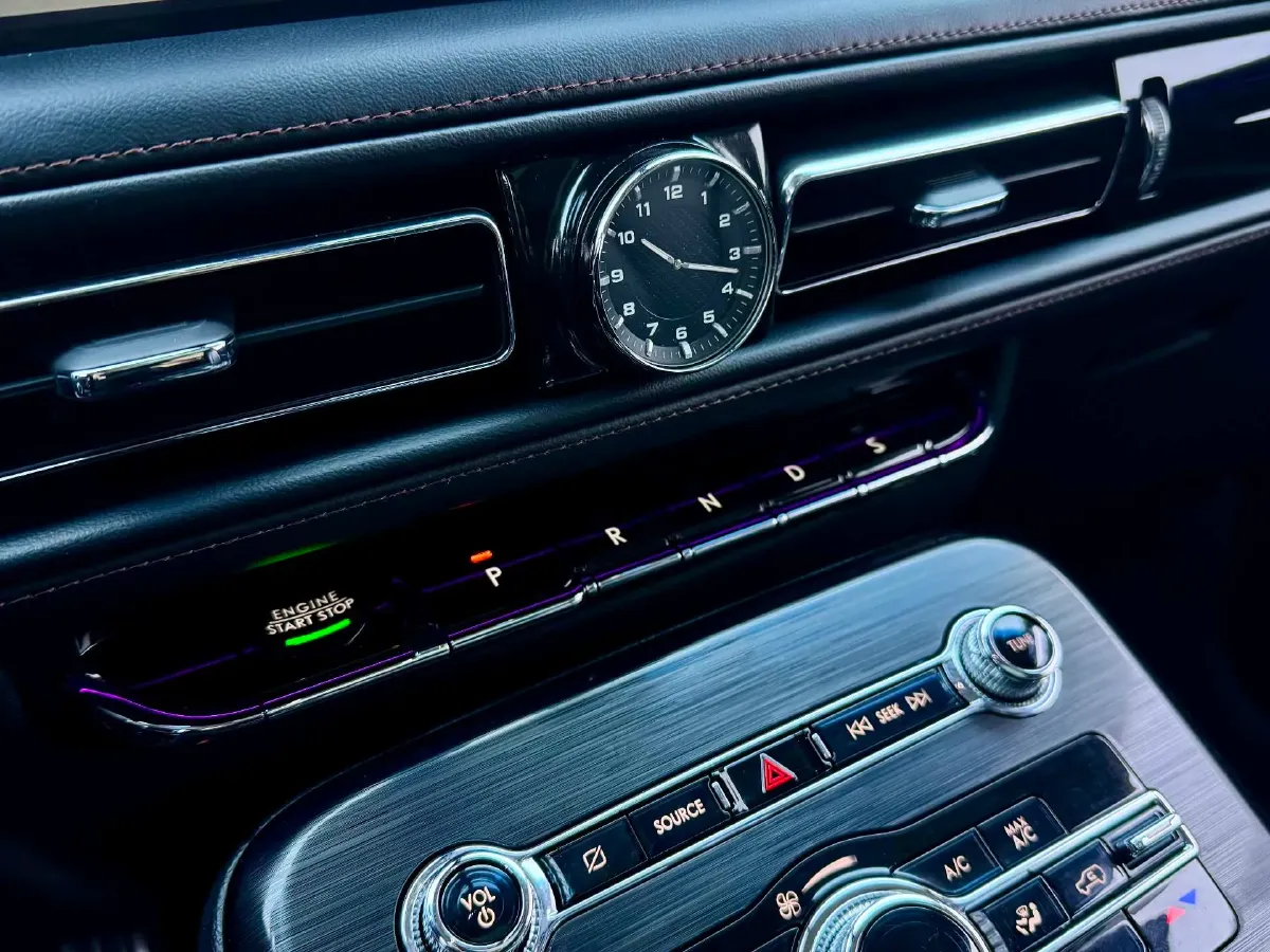 2021 Lincoln Nautilus 2.0T 245HP L4 8AT,autocango,china used car exporter,china ev exporter,chinese used car exporter,chinese used ev exporter